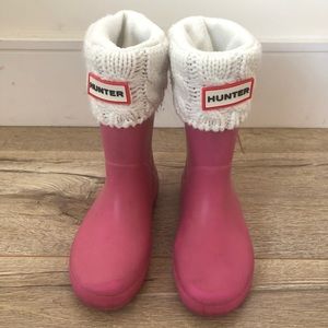 White Kids Cable Knit Hunter Boot Socks.